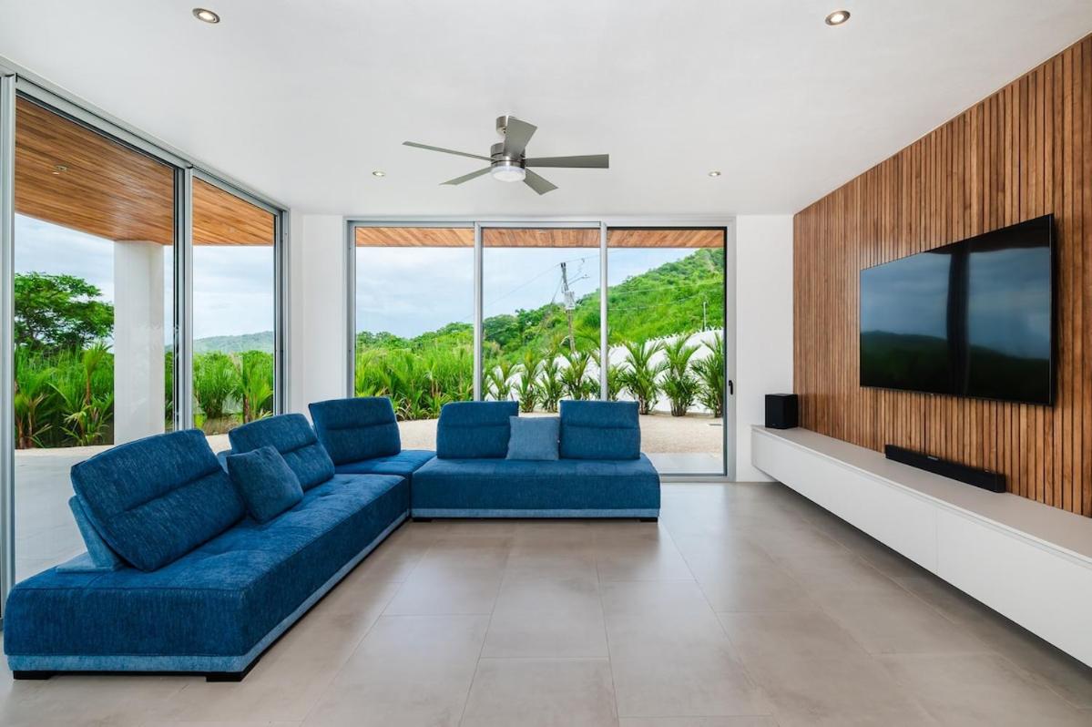 Modern Oceanview Villa w Infinity Edge Pool