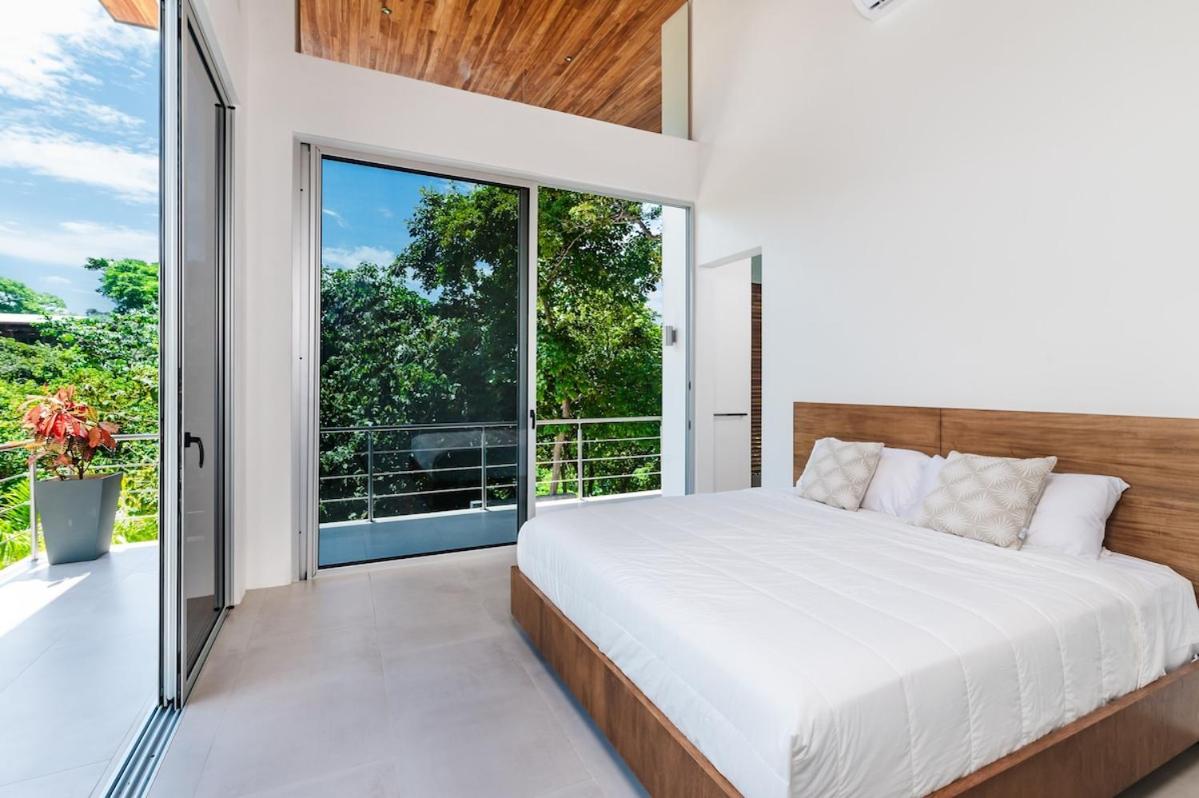 Modern Oceanview Villa w Infinity Edge Pool