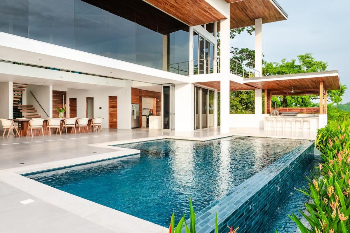 Modern Oceanview Villa w Infinity Edge Pool