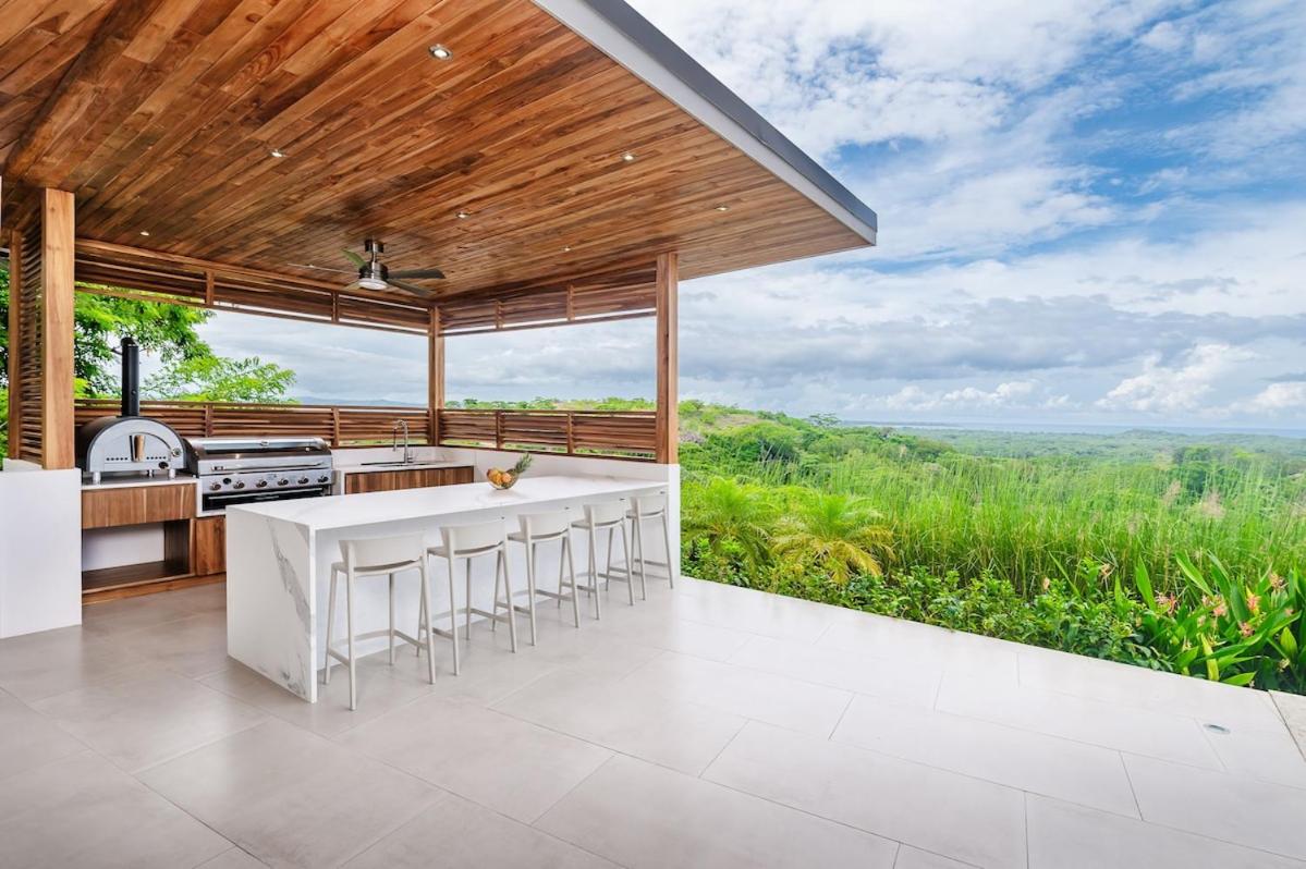 Modern Oceanview Villa w Infinity Edge Pool