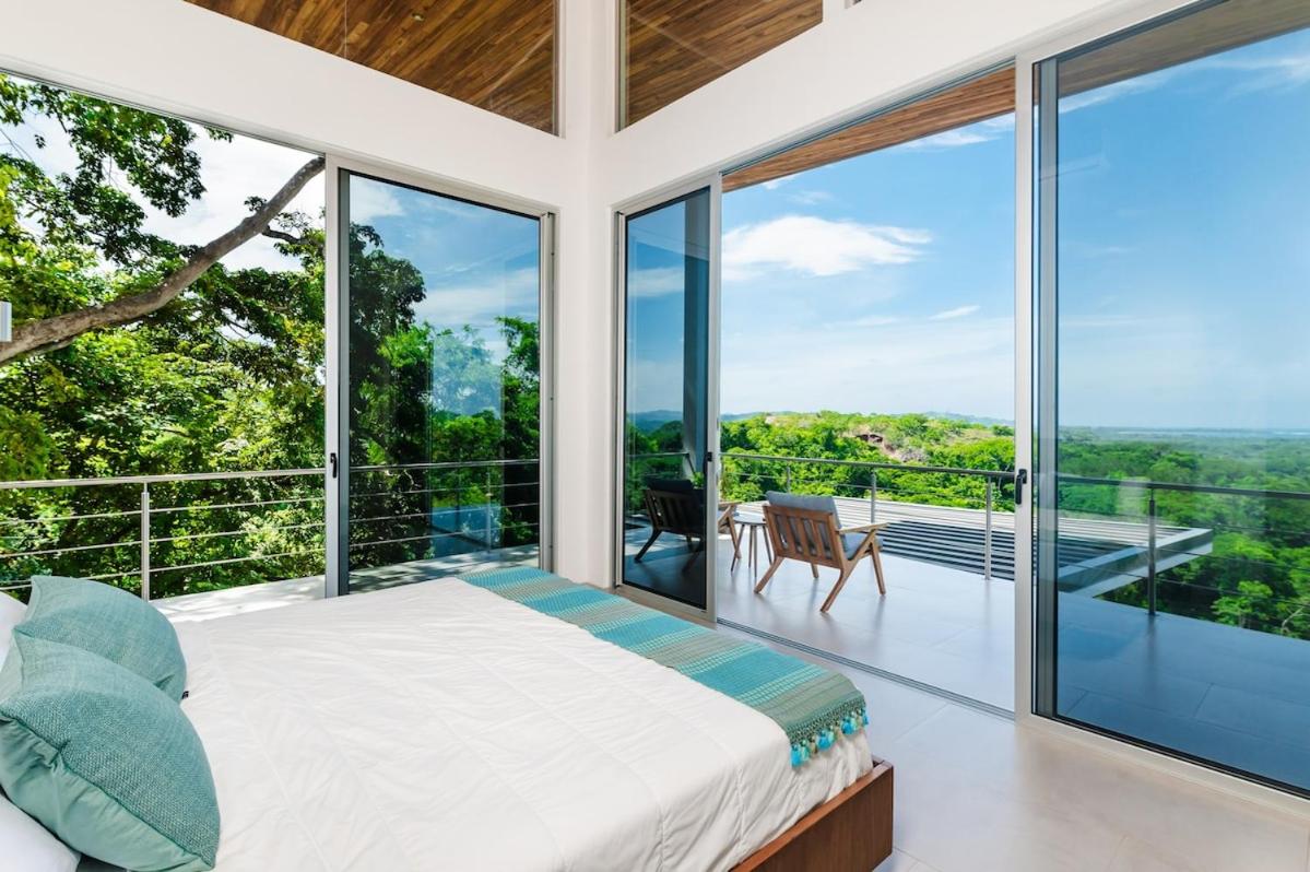 Modern Oceanview Villa w Infinity Edge Pool