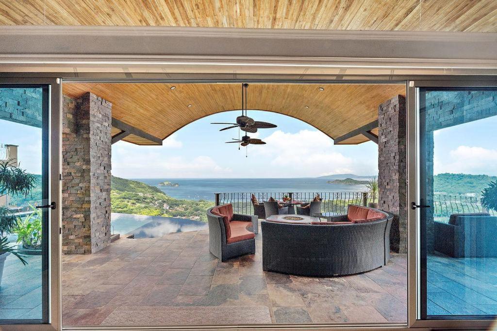 Oceanview Villa, Infinity Pool & Spacious Design