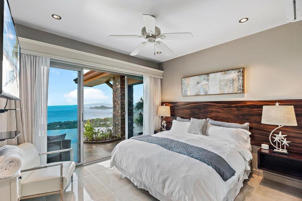 Oceanview Villa, Infinity Pool & Spacious Design