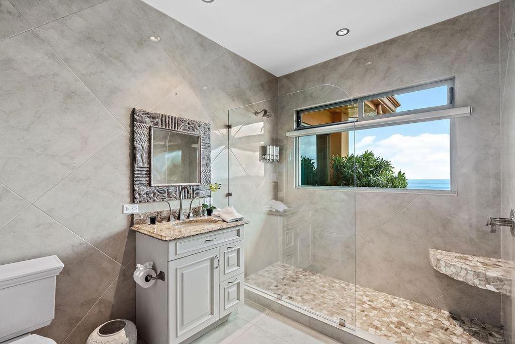 Oceanview Villa, Infinity Pool & Spacious Design