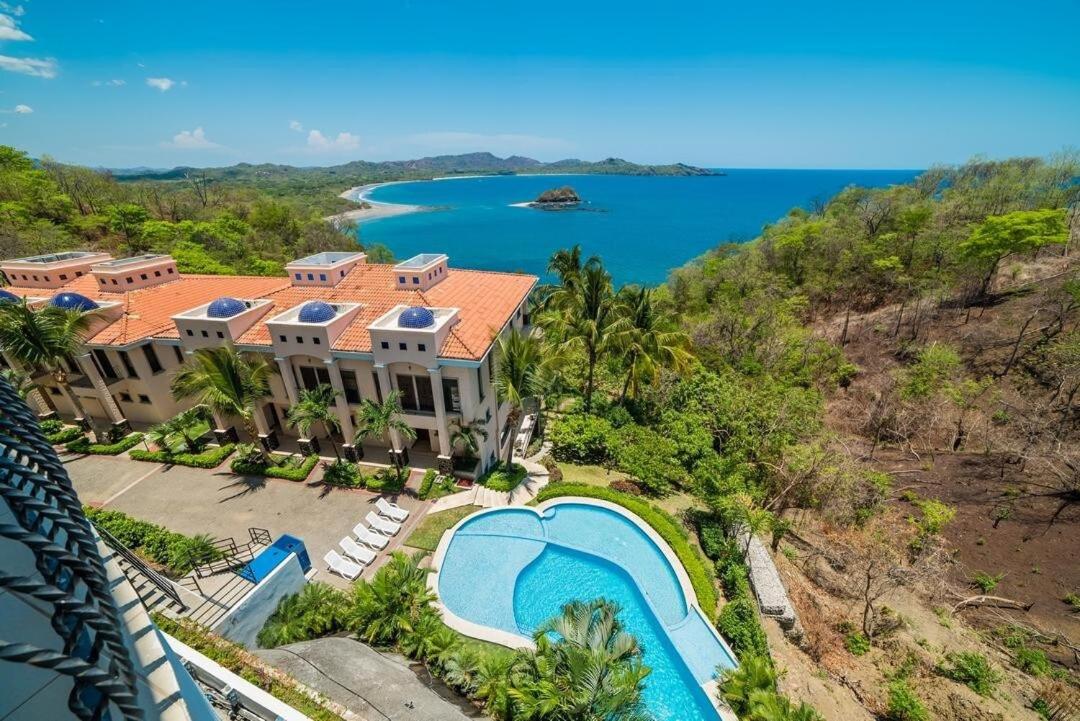 Ocean-Views, Infinity Pools & Sunset Veranda
