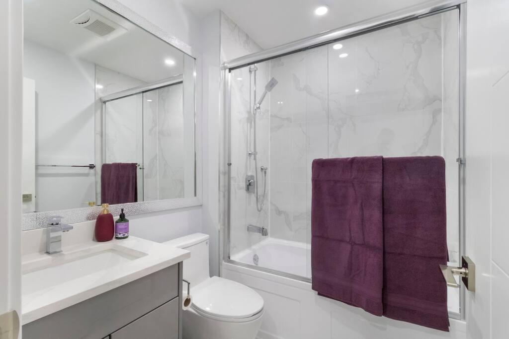 Modern Bright Whole House Major attractions nearby