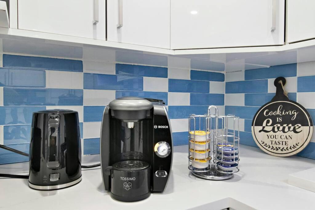 Modern Bright Whole House Major attractions nearby