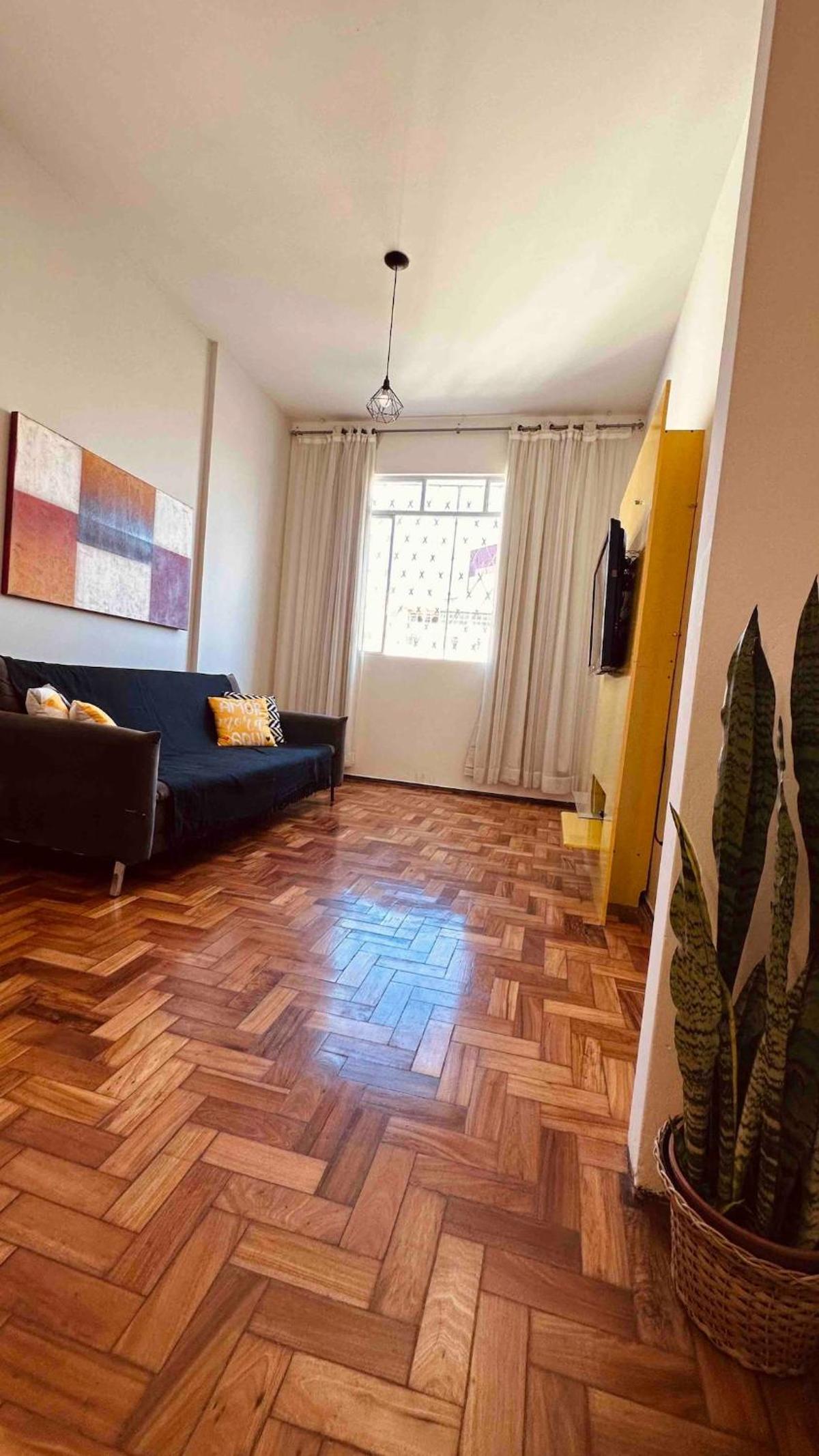 Apto Carmelita I Andar alto e excelente localização I Centro BH, Mercado Central, Maletta