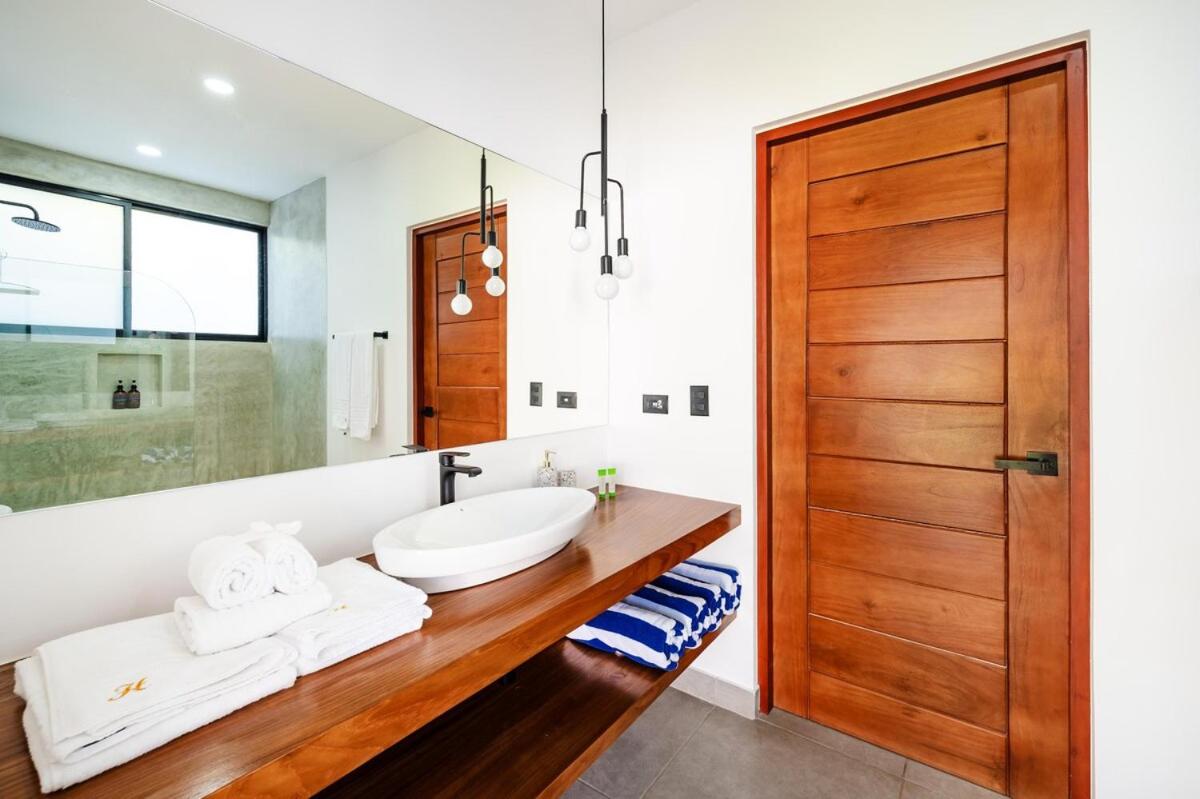Private Modern Villa with Pool