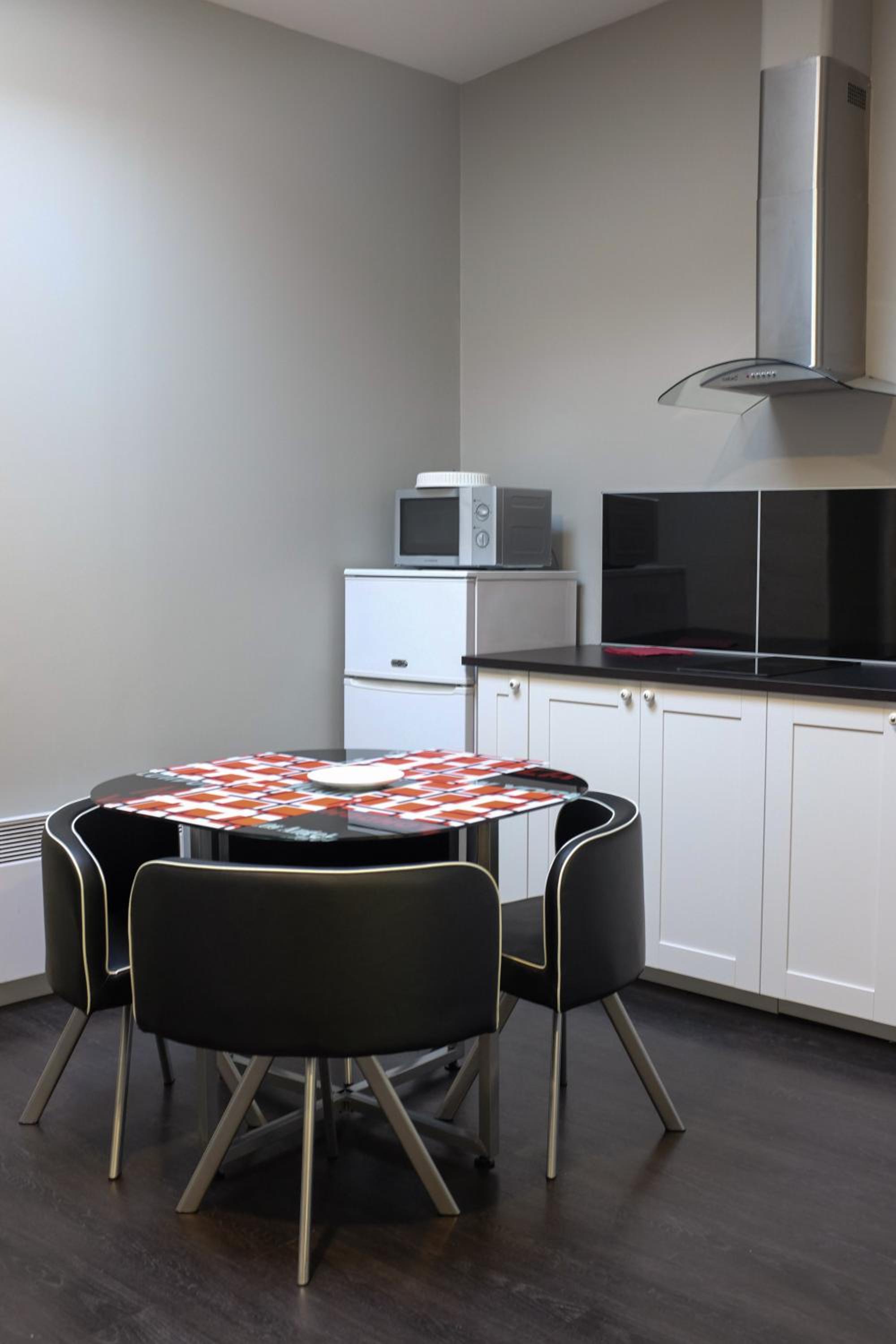 Boulogne-Billancourt Vacations - Hotel De France - Property Image 11