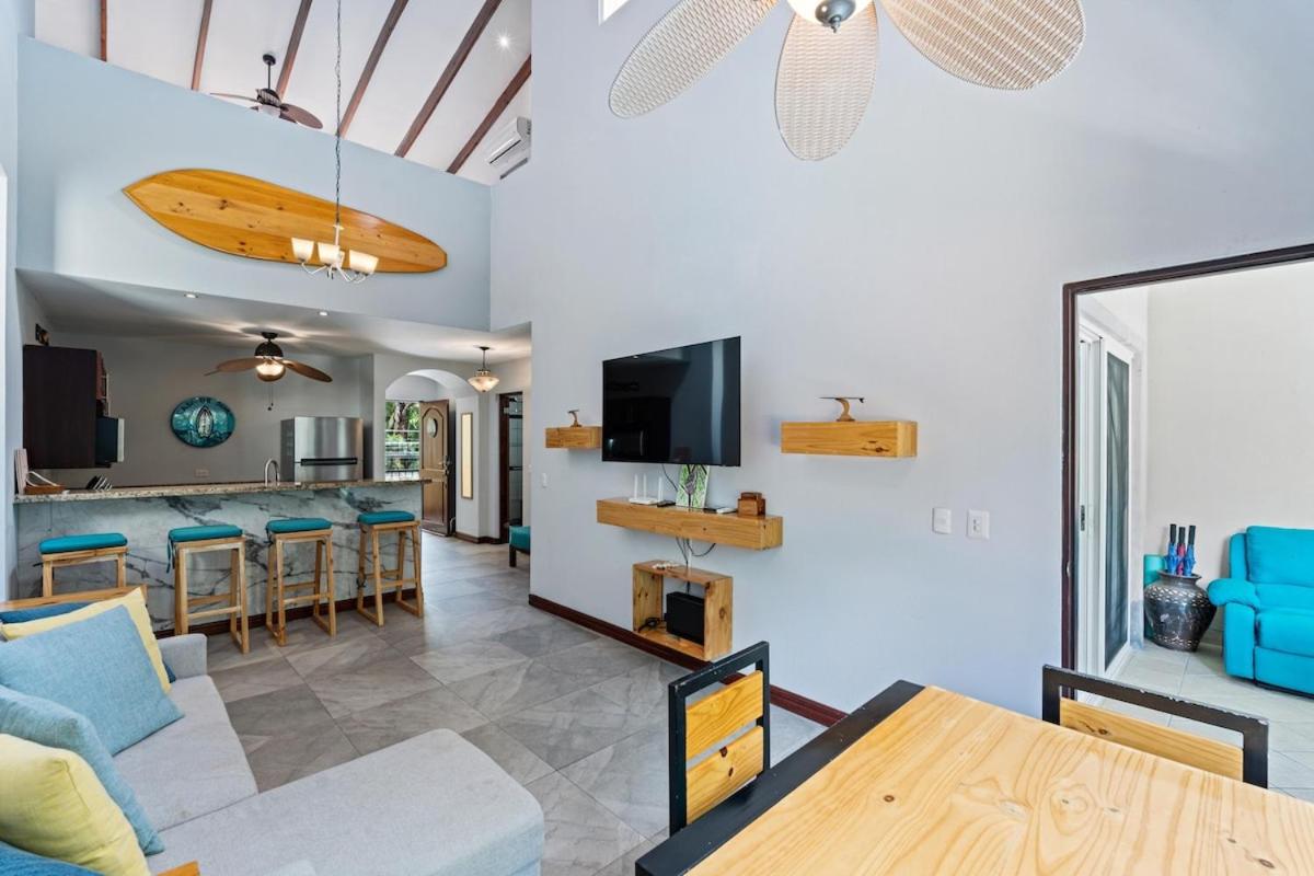 Potrero Beach 5min Walk, Pool and Security