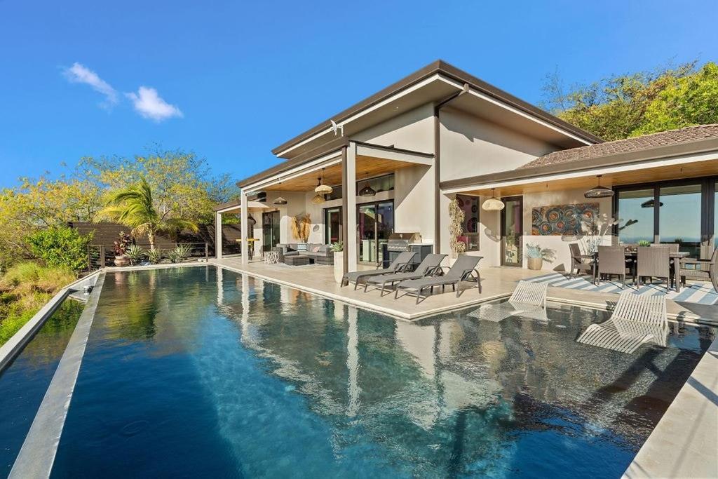Sunset Infinity Pool & Private Ocean Views