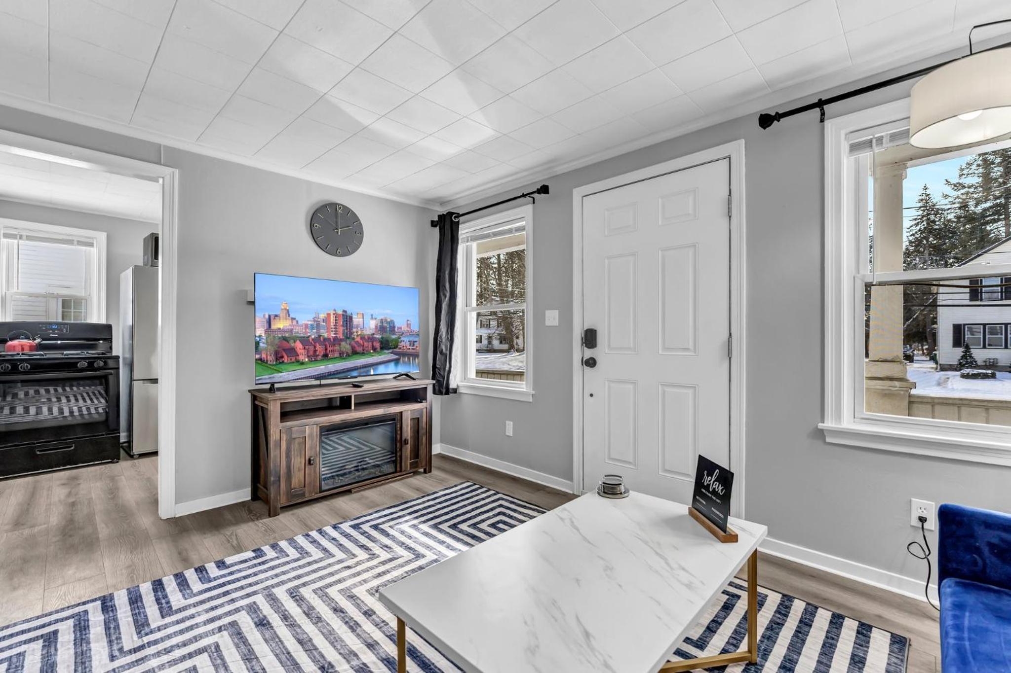 Free Parking and Prime Location!