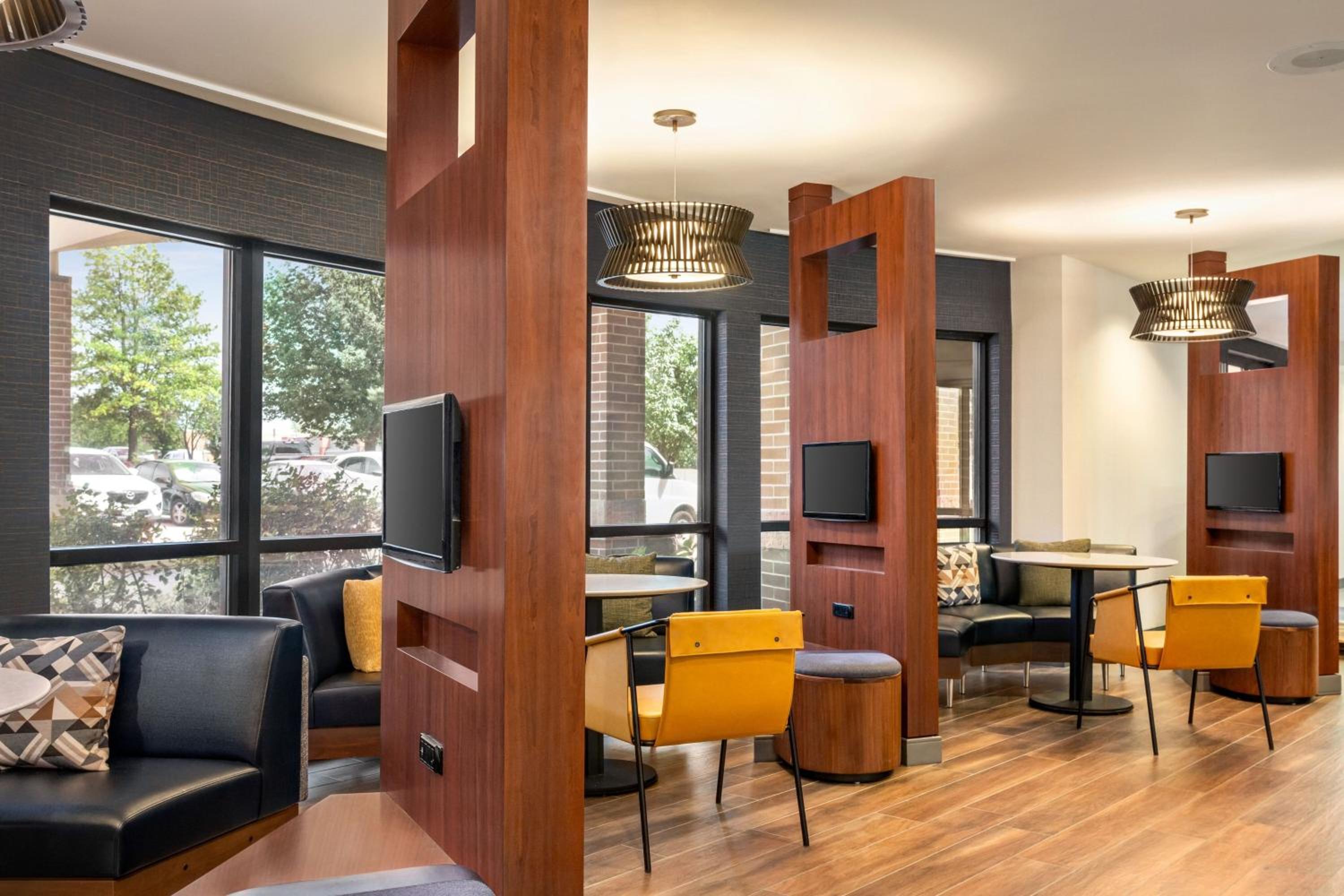 Columbia Vacations - Courtyard by Marriott Columbia - Property Image 11