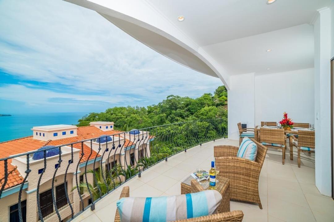 Oceanviews, Private Veranda, 2 Pools & Concierge