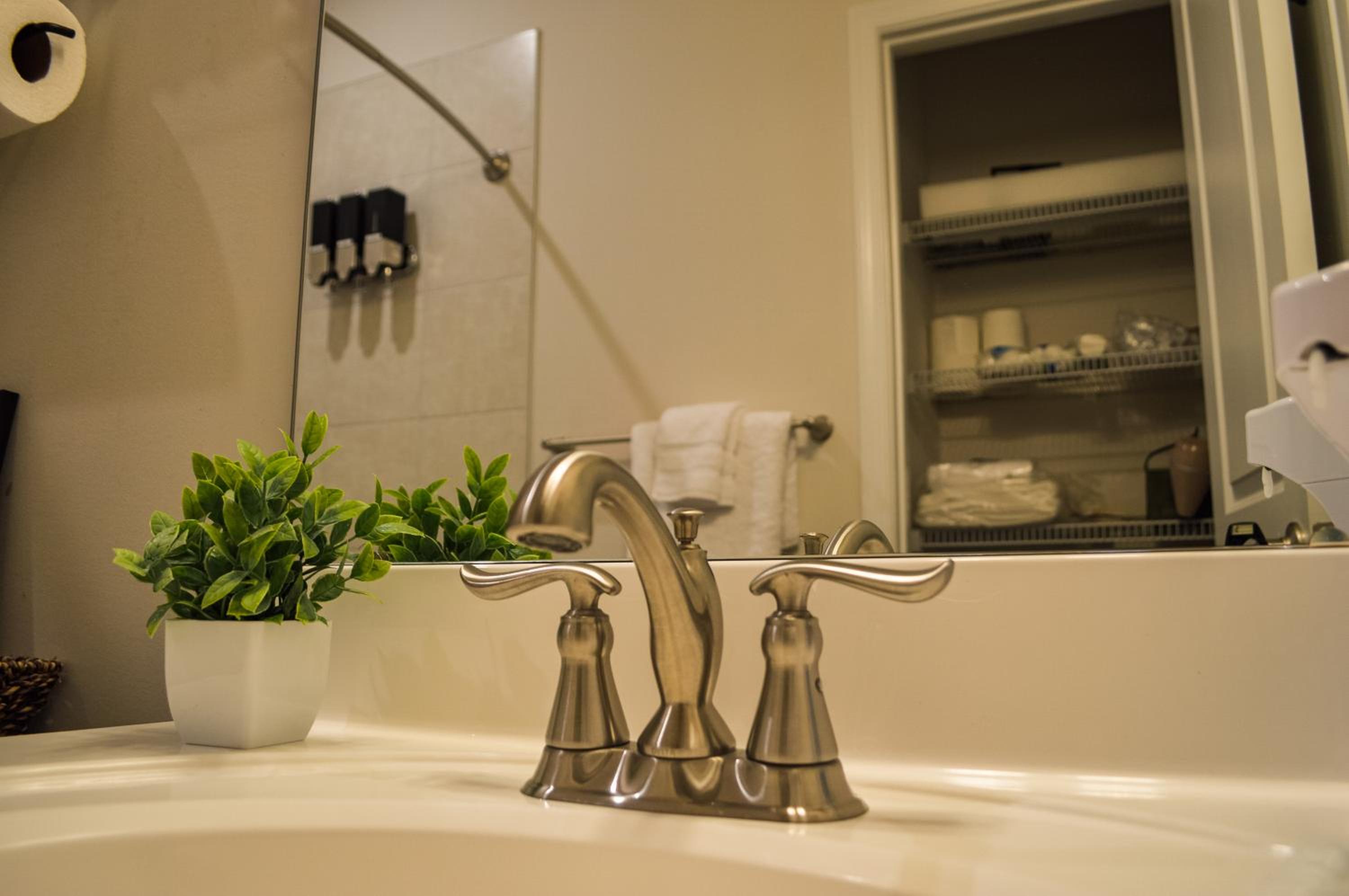 Miscellaneous Market Vacations - Lux Townhome Free Parking 12 min to BWI - Property Image 2