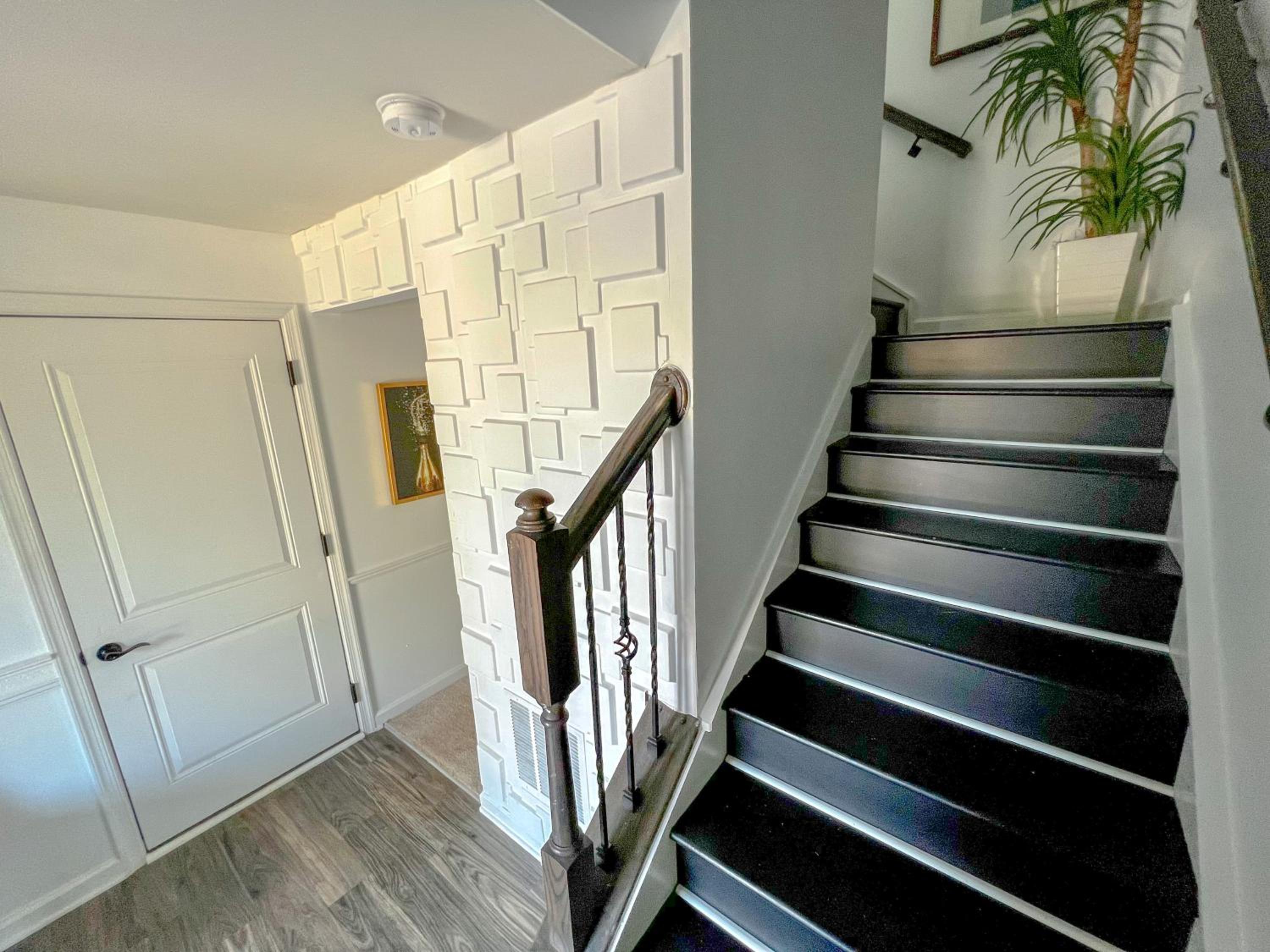 Lux Townhome Free Parking 12 min to BWI - Property Image 27