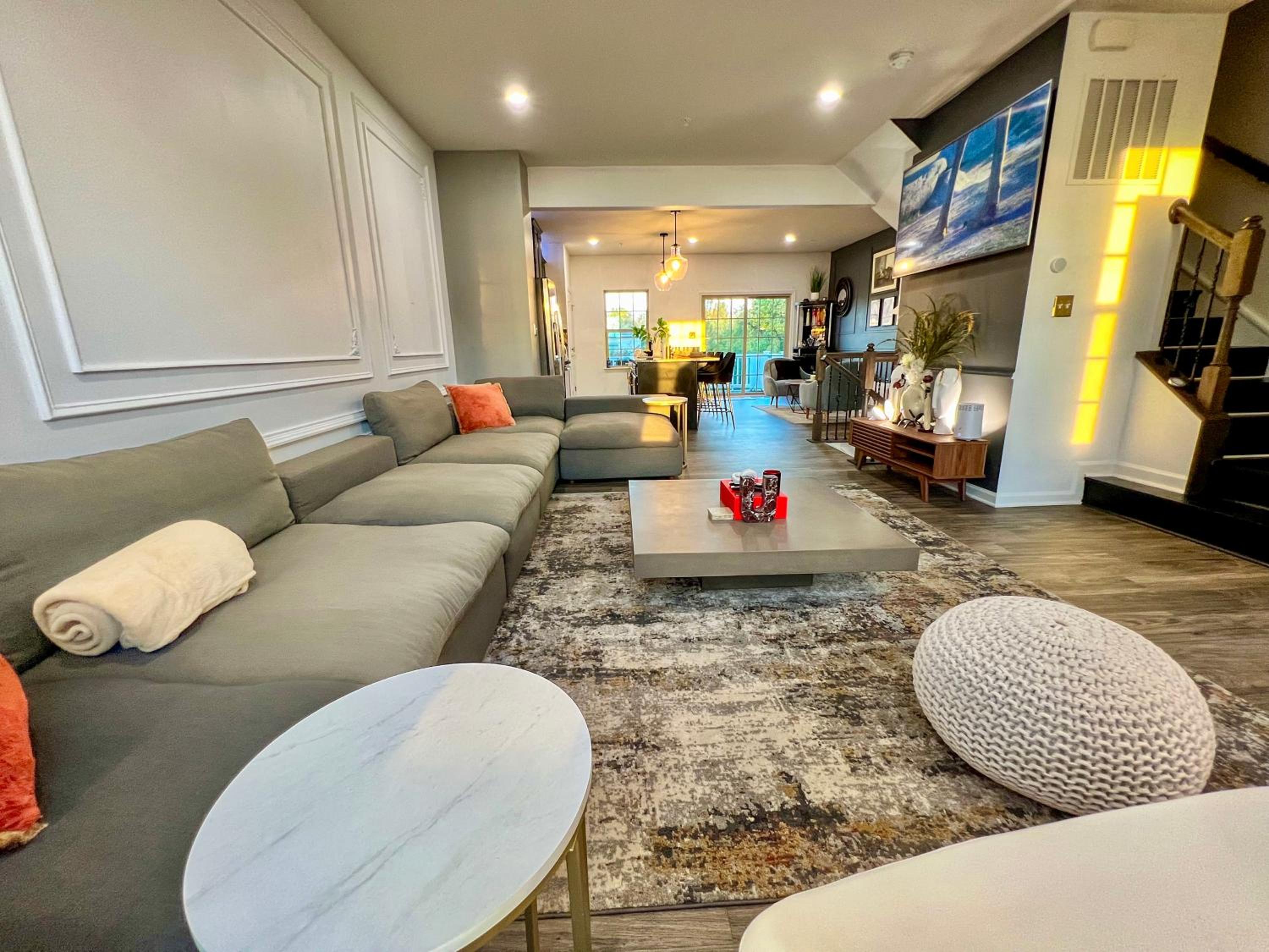 Lux Townhome Free Parking 12 min to BWI - Property Image 29