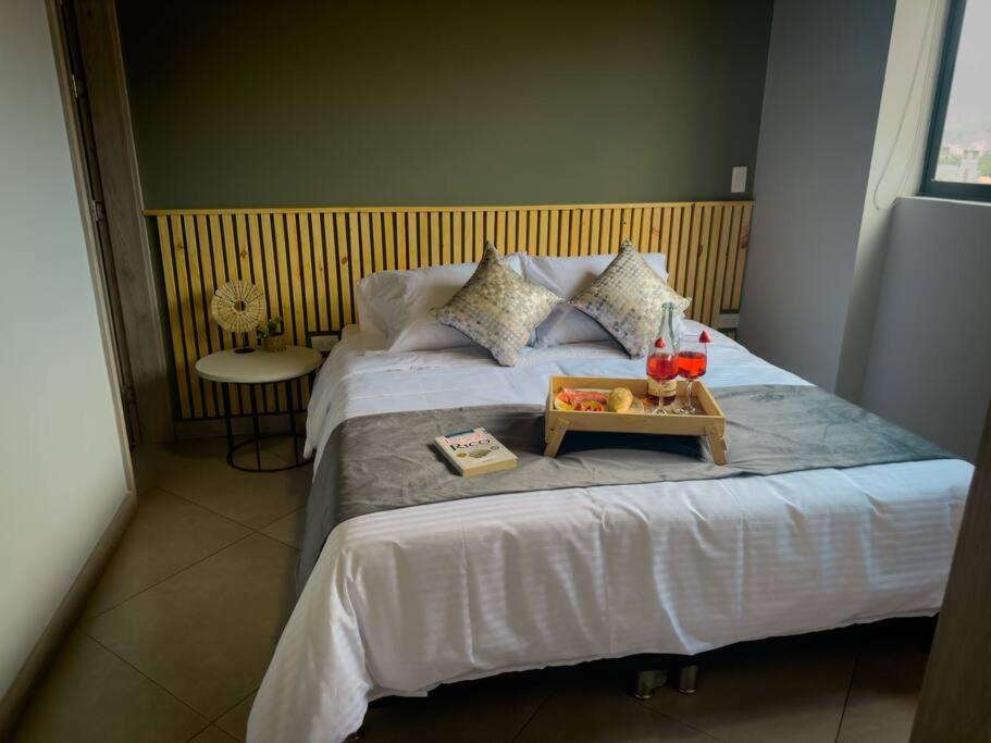 Completo y confortable apartamento en Medellin 8-02
