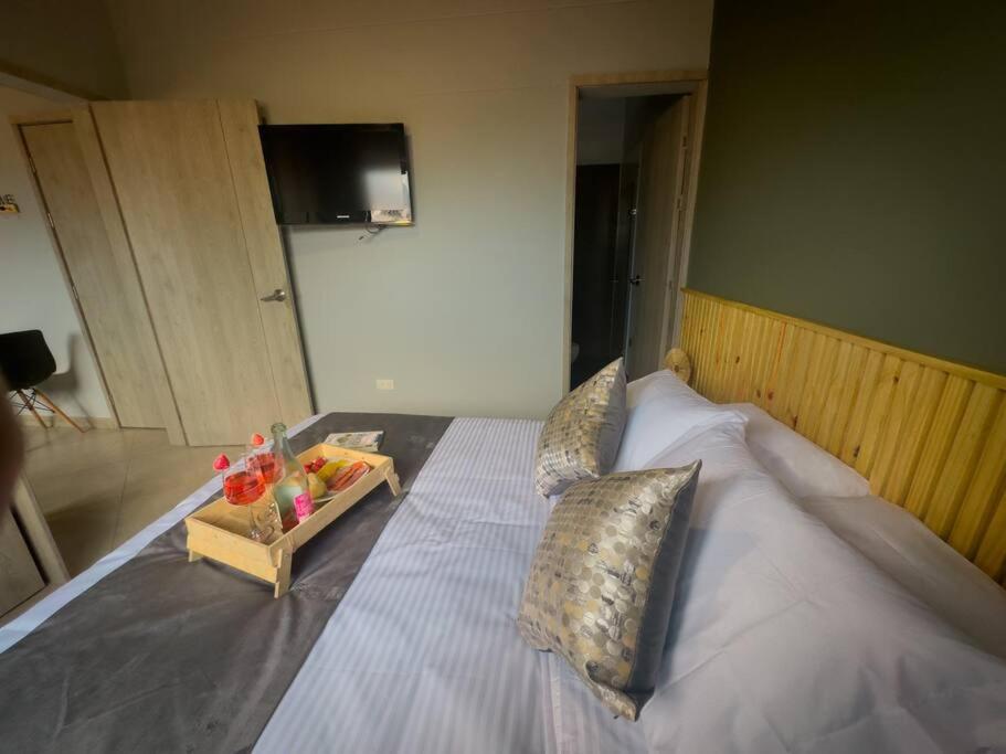 Completo y confortable apartamento en Medellin 8-02