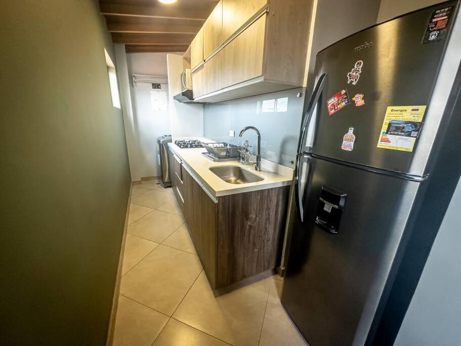 Completo y confortable apartamento en Medellin 8-02