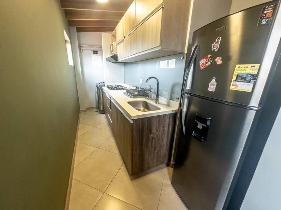 Completo y confortable apartamento en Medellin 8-02