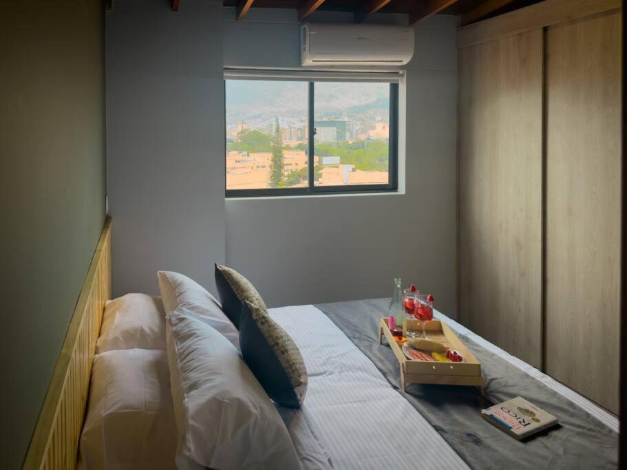 Completo y confortable apartamento en Medellin 8-02