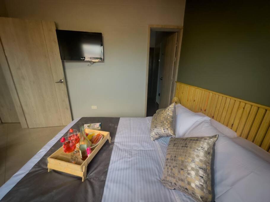 Completo y confortable apartamento en Medellin 8-02