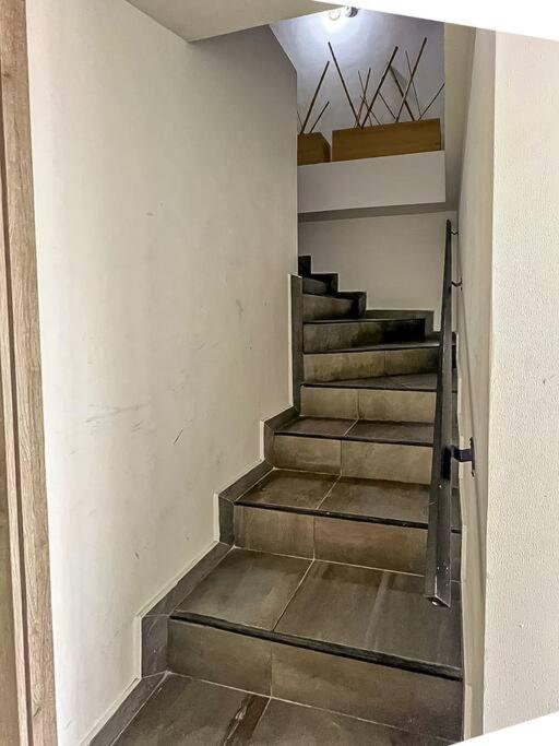 Completo y confortable apartamento en Medellin 8-02