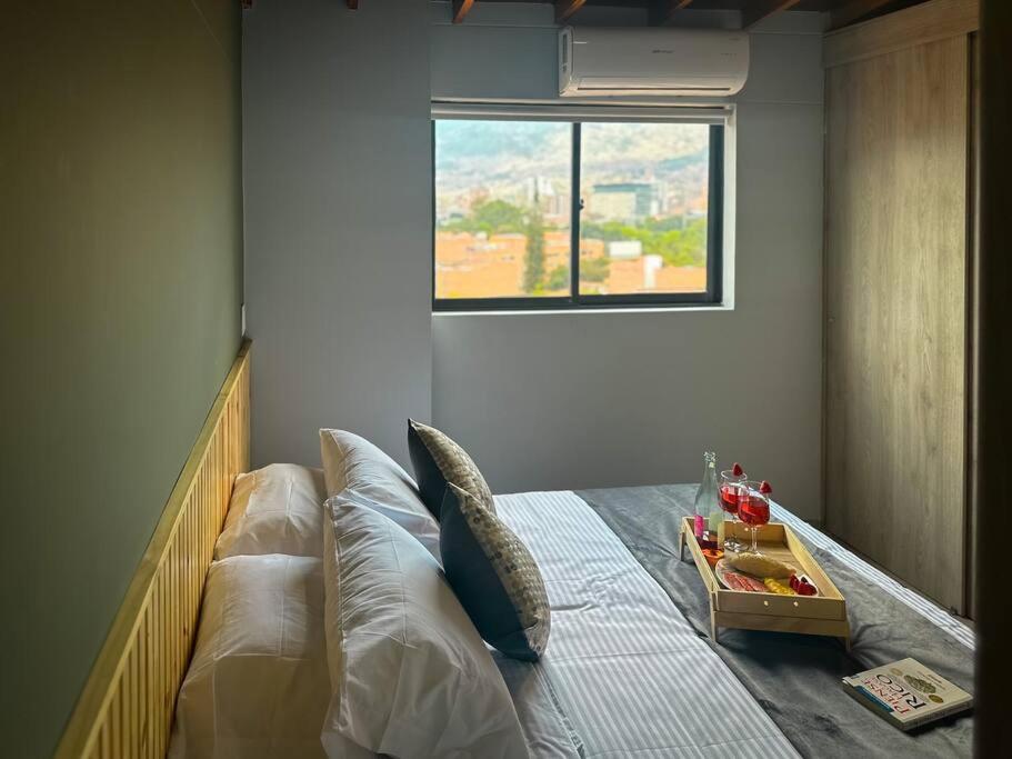Completo y confortable apartamento en Medellin 8-02