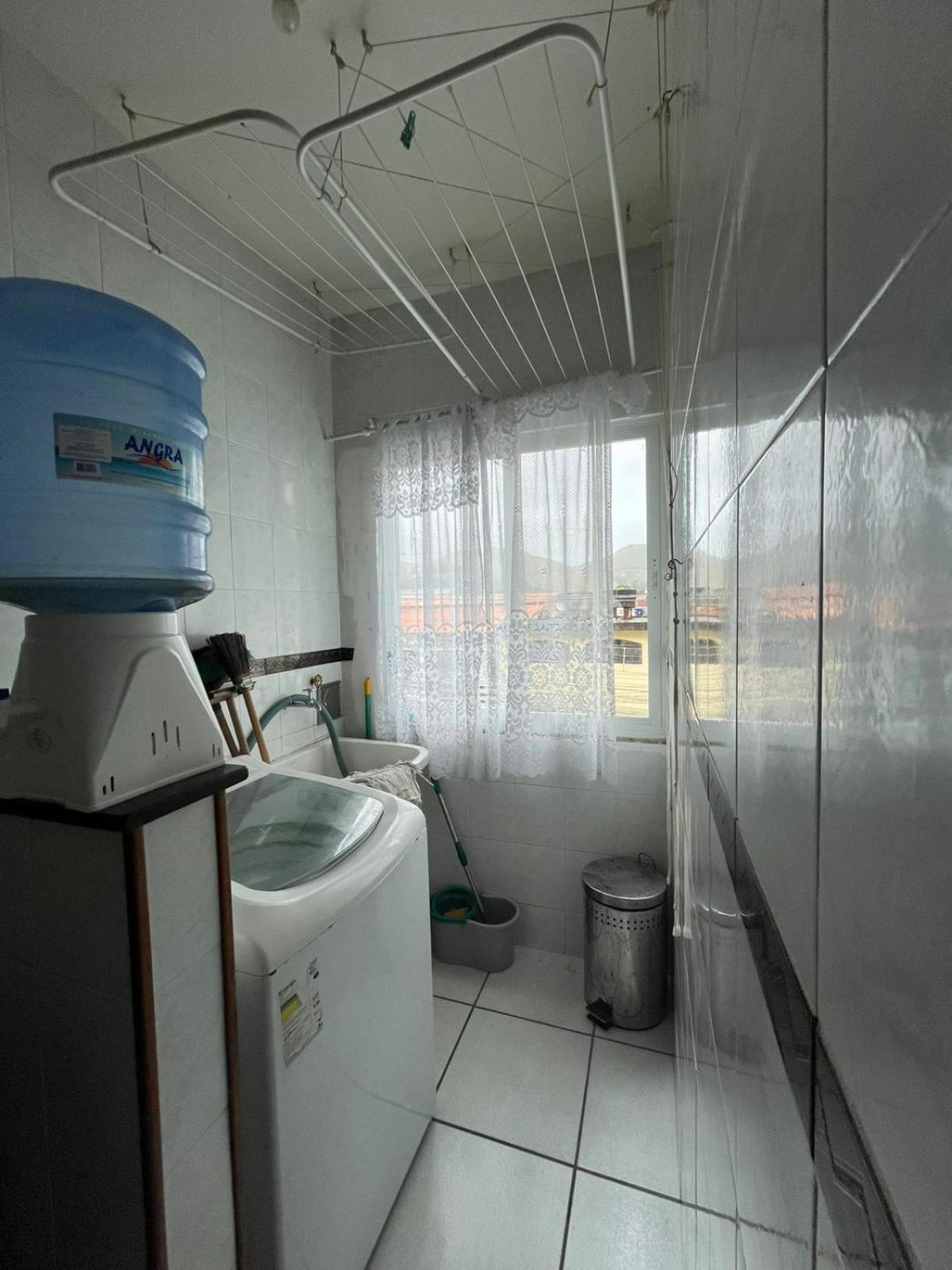Apartamento amplo, 180m da praia