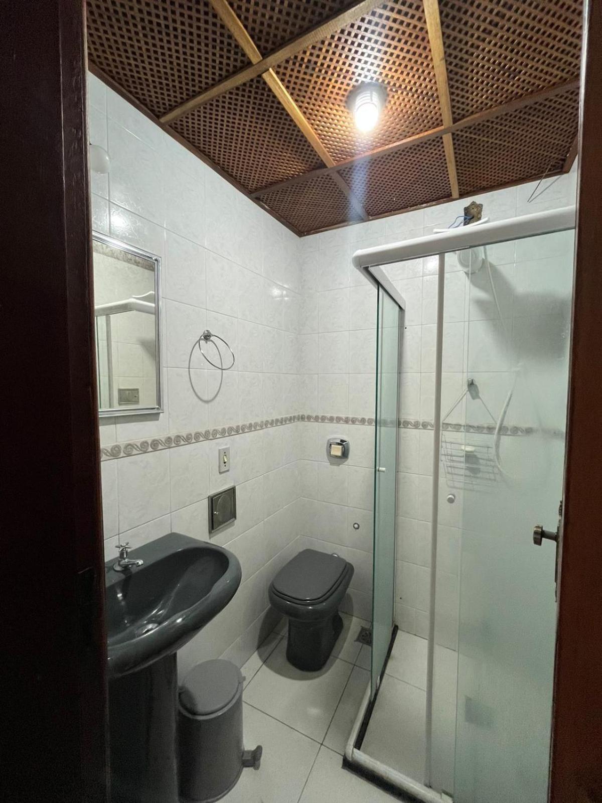Apartamento amplo, 180m da praia