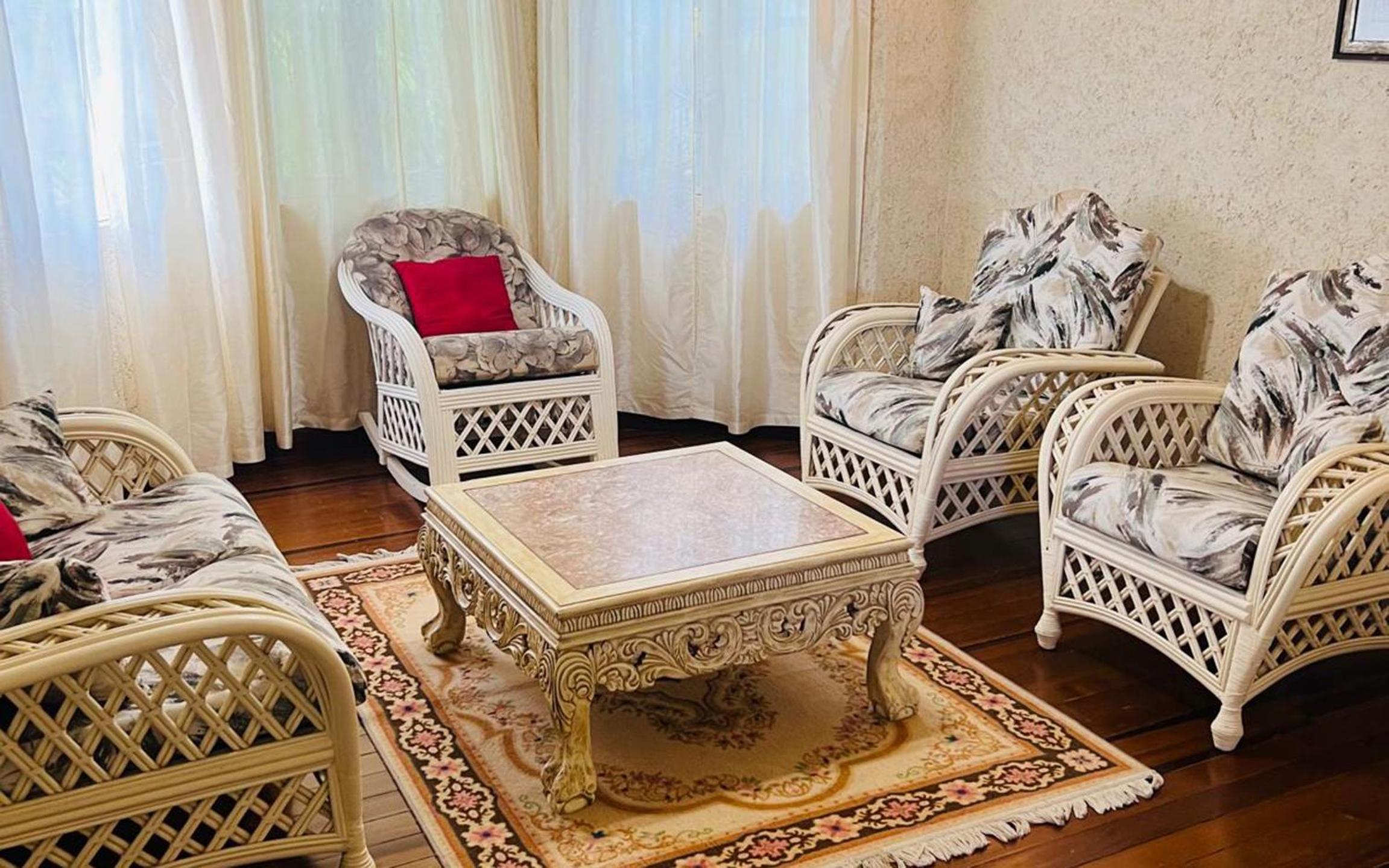 Escape to a delightful spacious family villa near Holetown