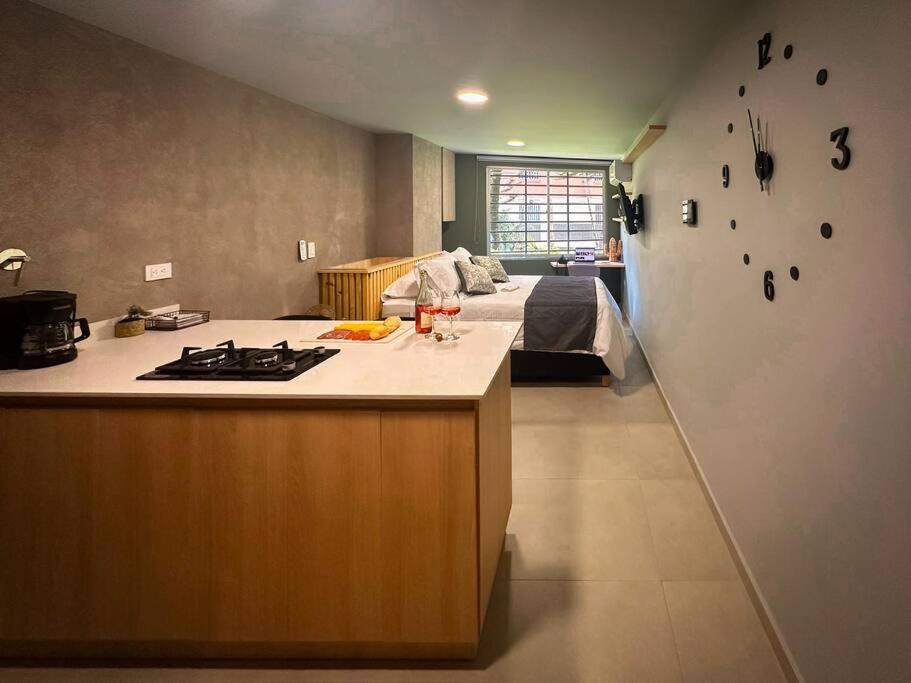 Oasis urbano apartamento en laureles - Medellín 1-02