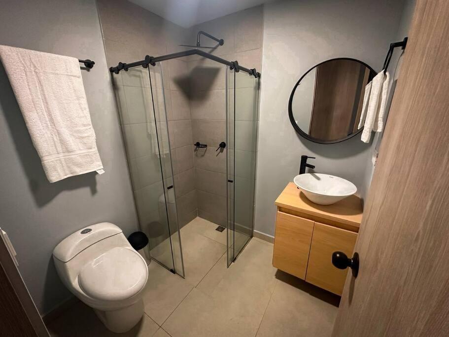 Oasis urbano apartamento en laureles - Medellín 1-02