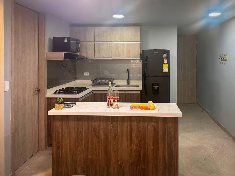 Loft moderno con bañera Medellín 1-03