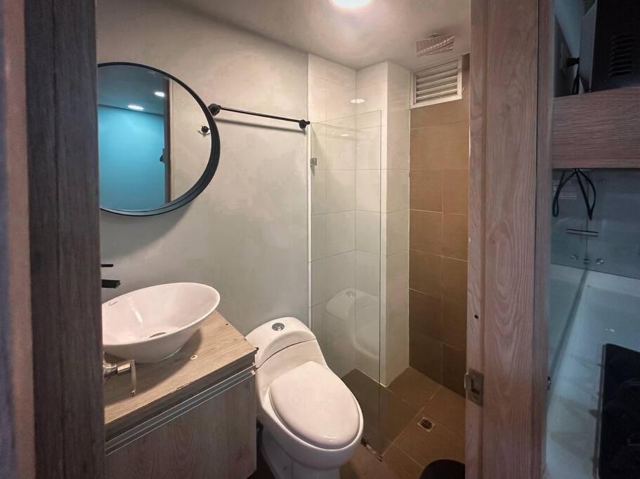 Loft moderno con bañera Medellín 1-03