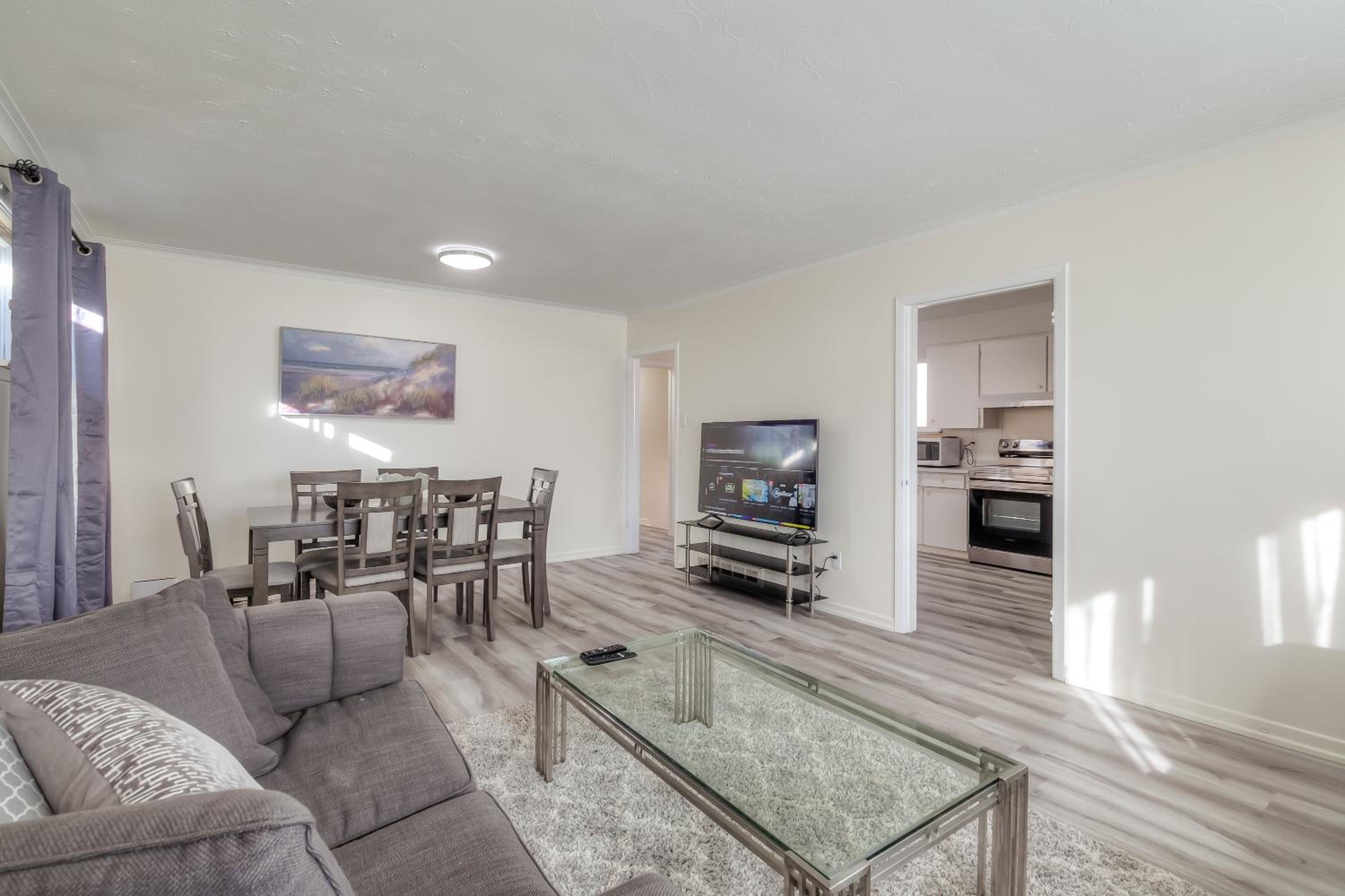 Home In Bluffers Park Area