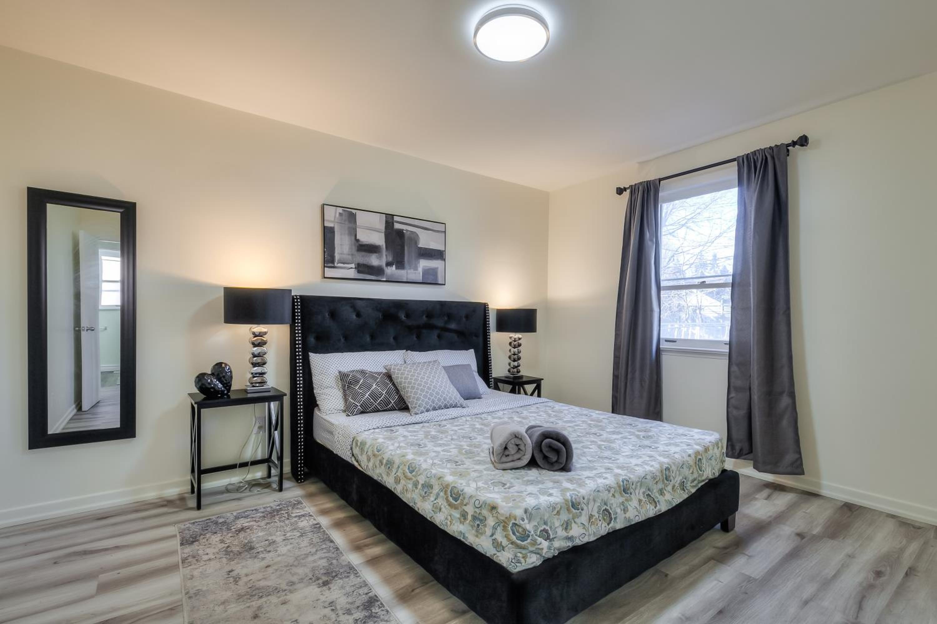 Home In Bluffers Park Area