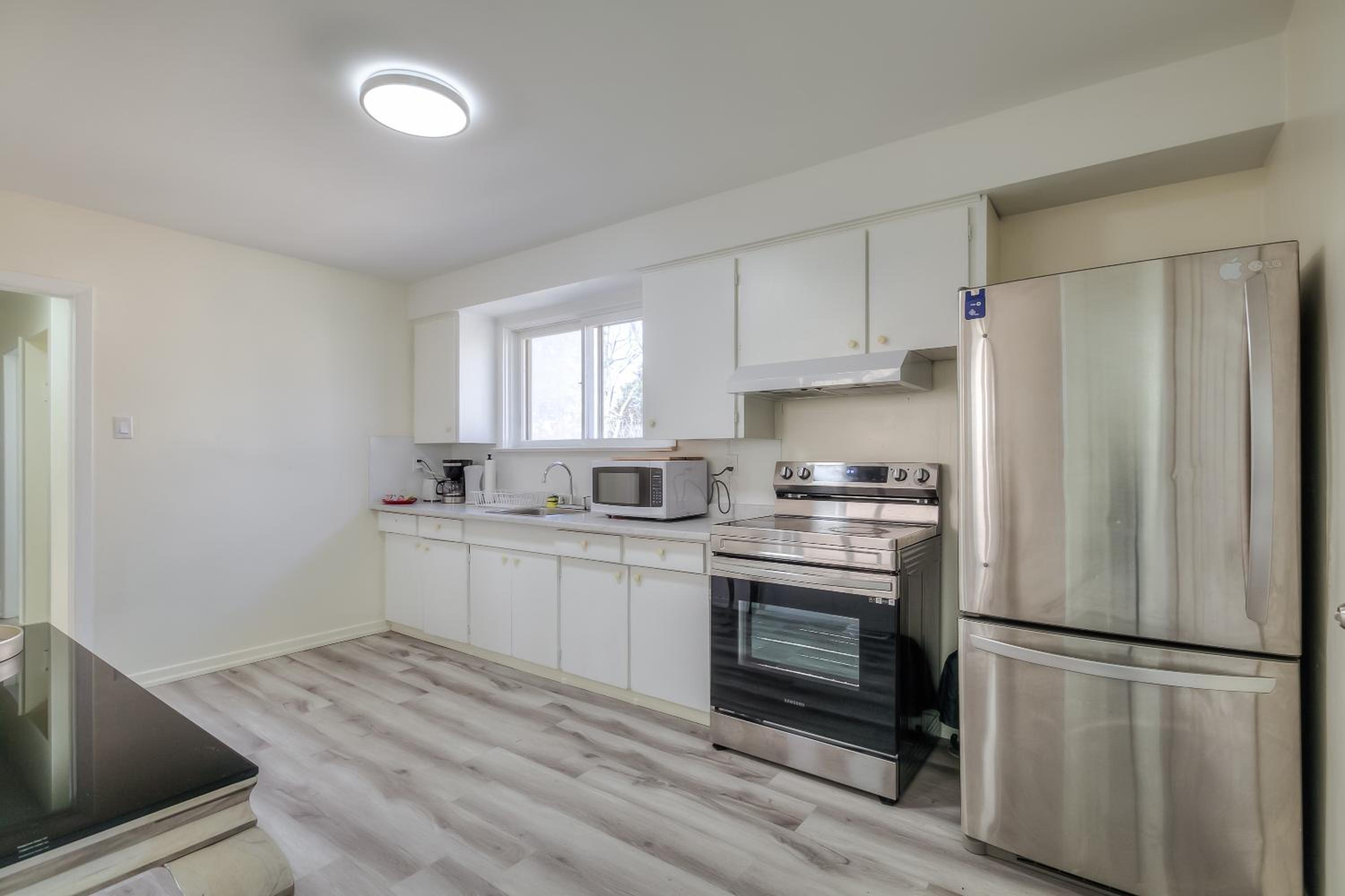 Home In Bluffers Park Area