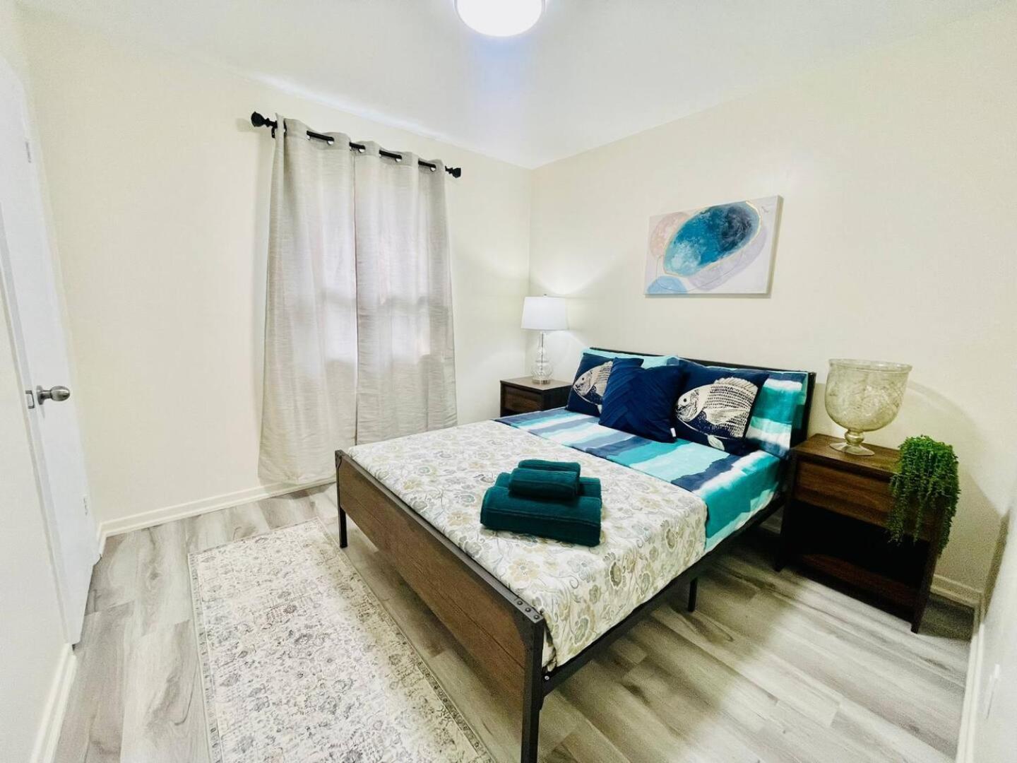 Home In Bluffers Park Area