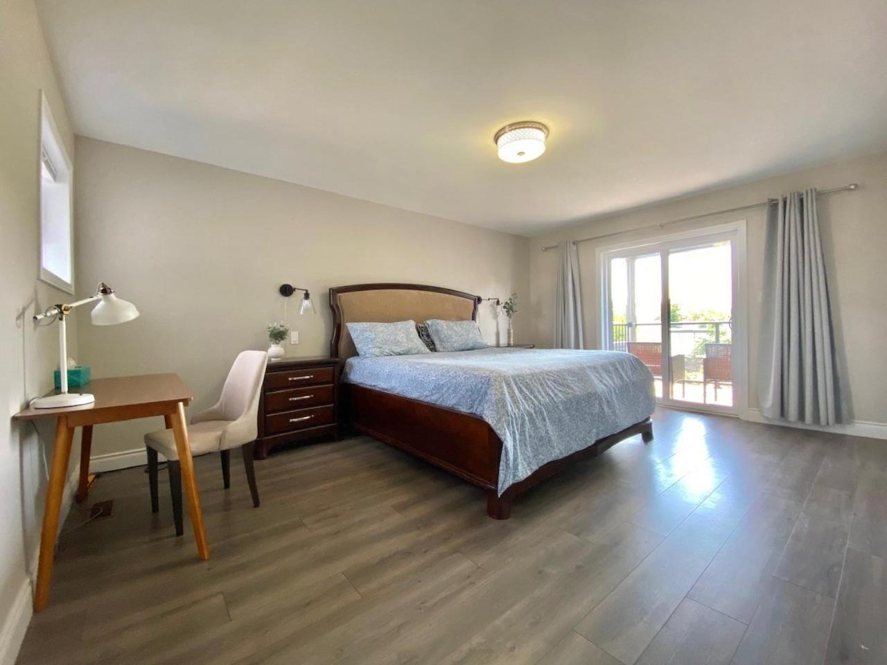 Belleville Vacations - 3 Bedroom Villa by the Marina - Property Image 2