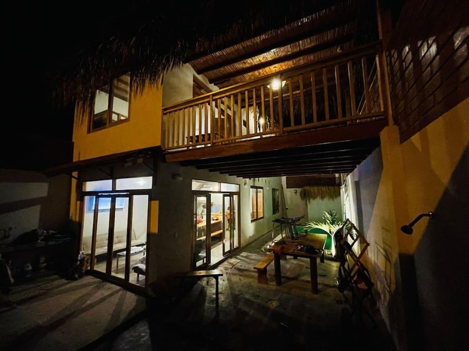Marea Beach Los Órganos, casa con piscina, a un paso del mar
