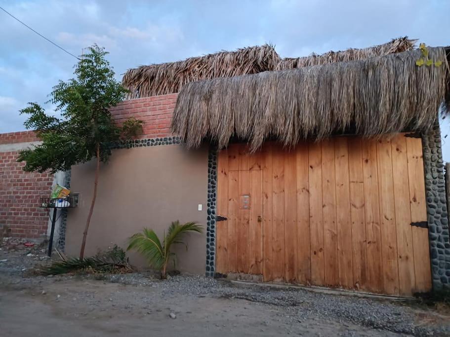 Marea Beach Los Órganos, casa con piscina, a un paso del mar