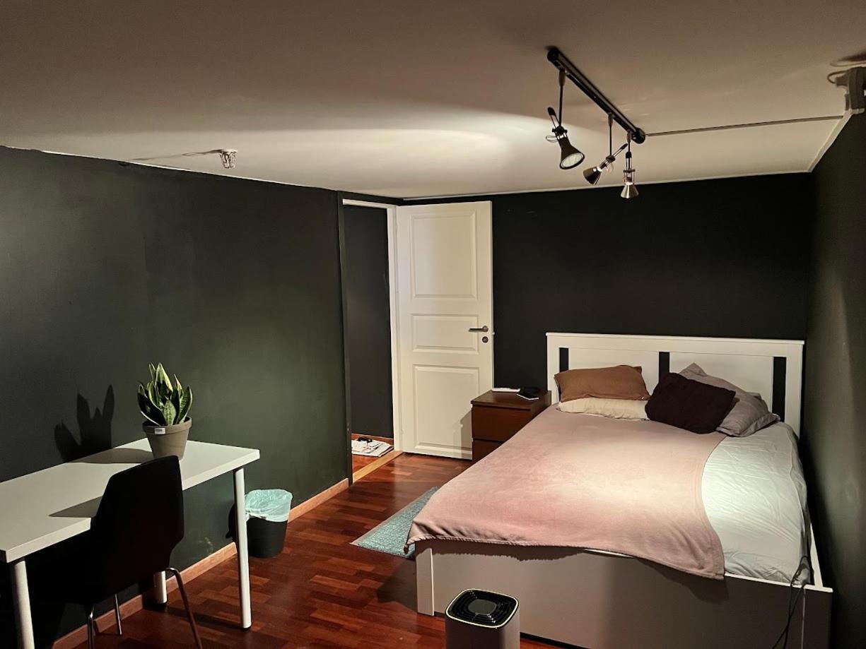 Large room with Balcony - HomeStay- nearby Scandic Business Center bus stop view 3
