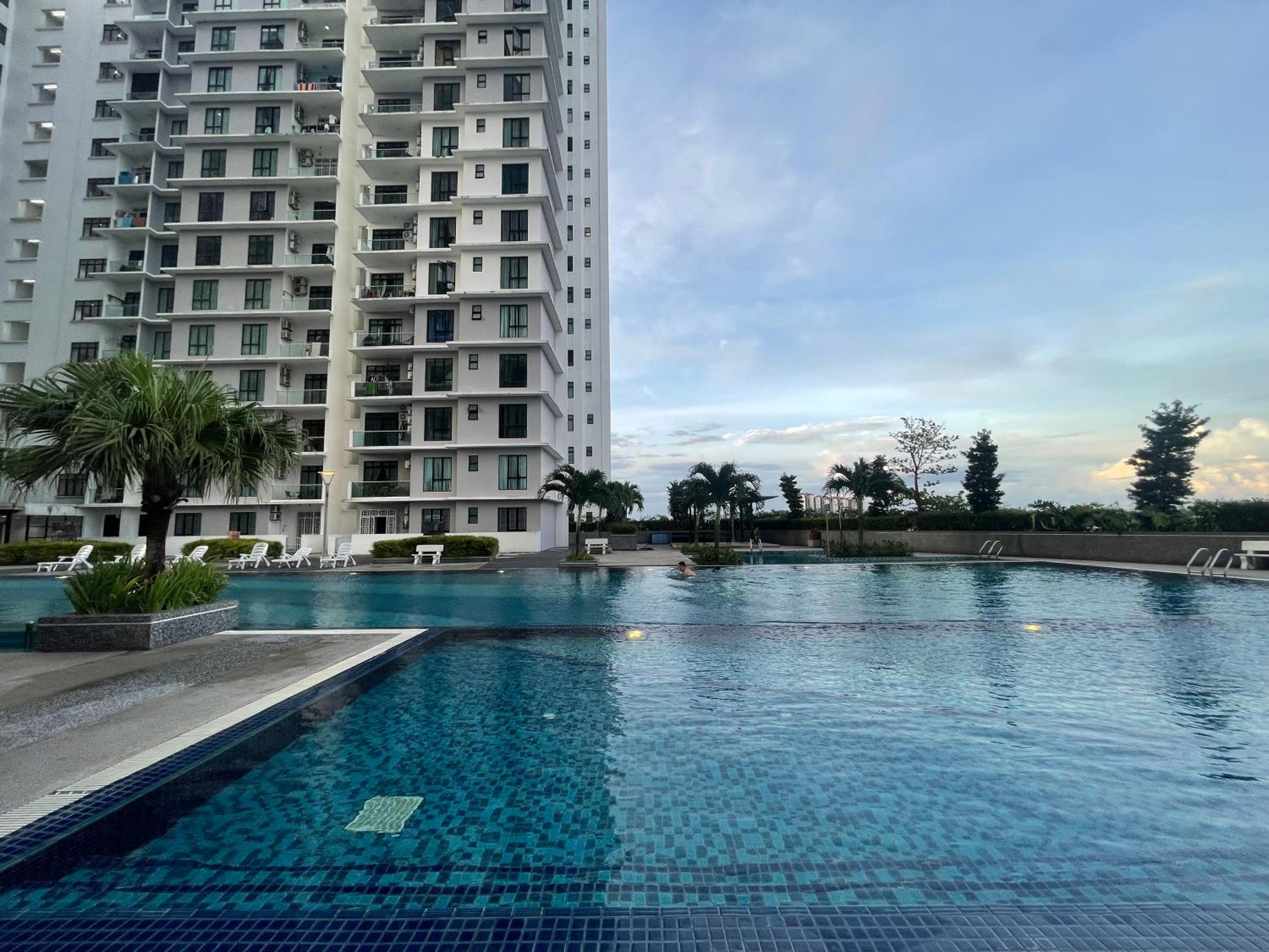 JoanCozyHome- beside ParadigmMall