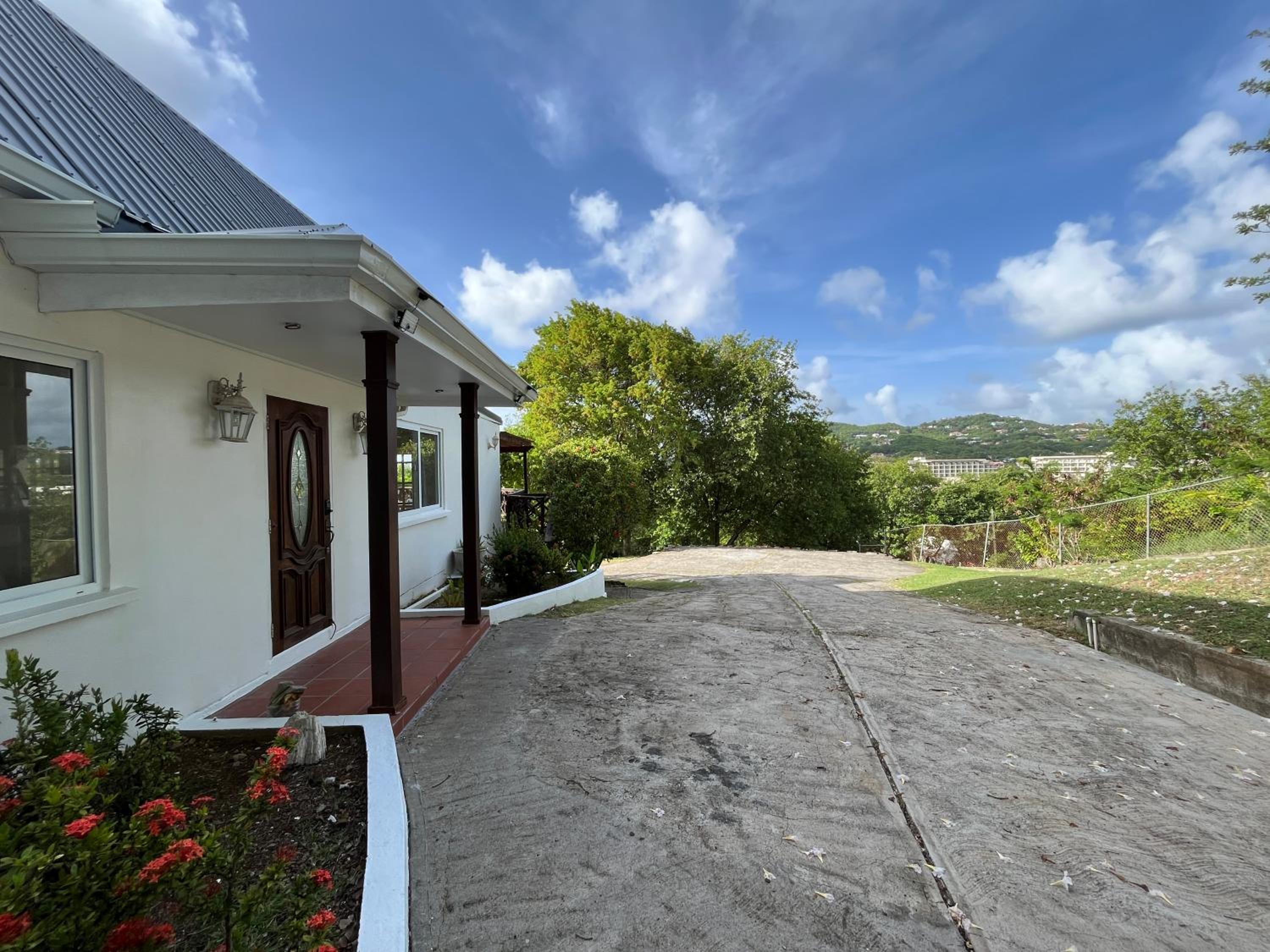 Private villa with large pool & 5min walk to beach view 4