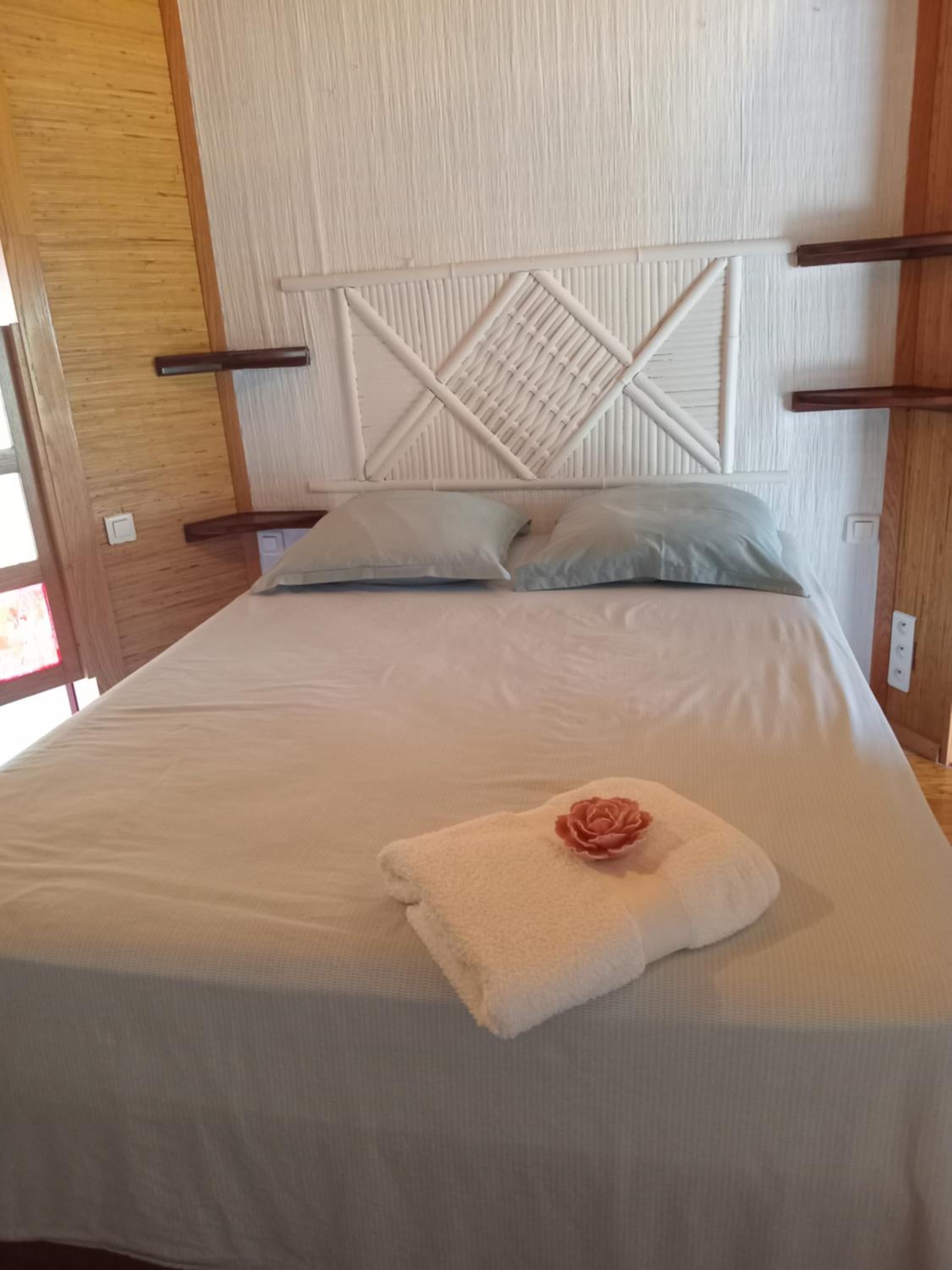 Fare Mama Fenua plage baleines Moorea Temae