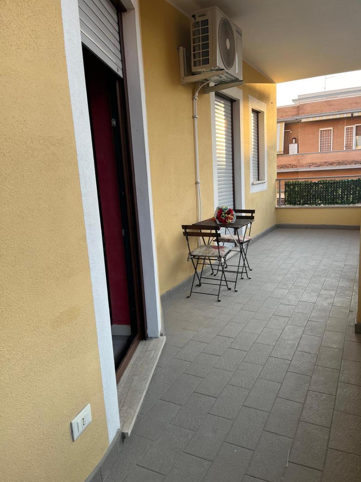 Margottini House Airport view 3