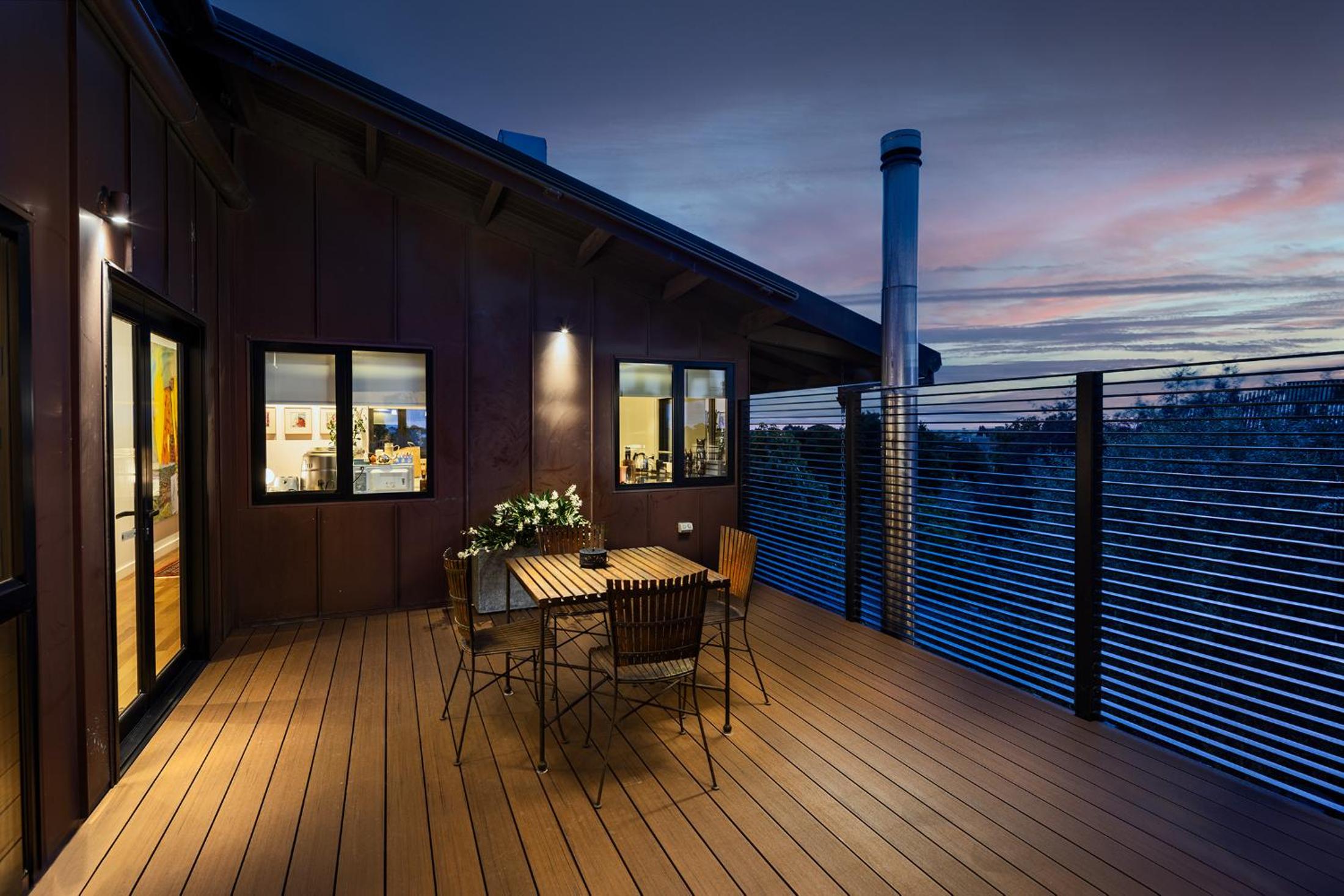 Modern St Kilda Apartment
